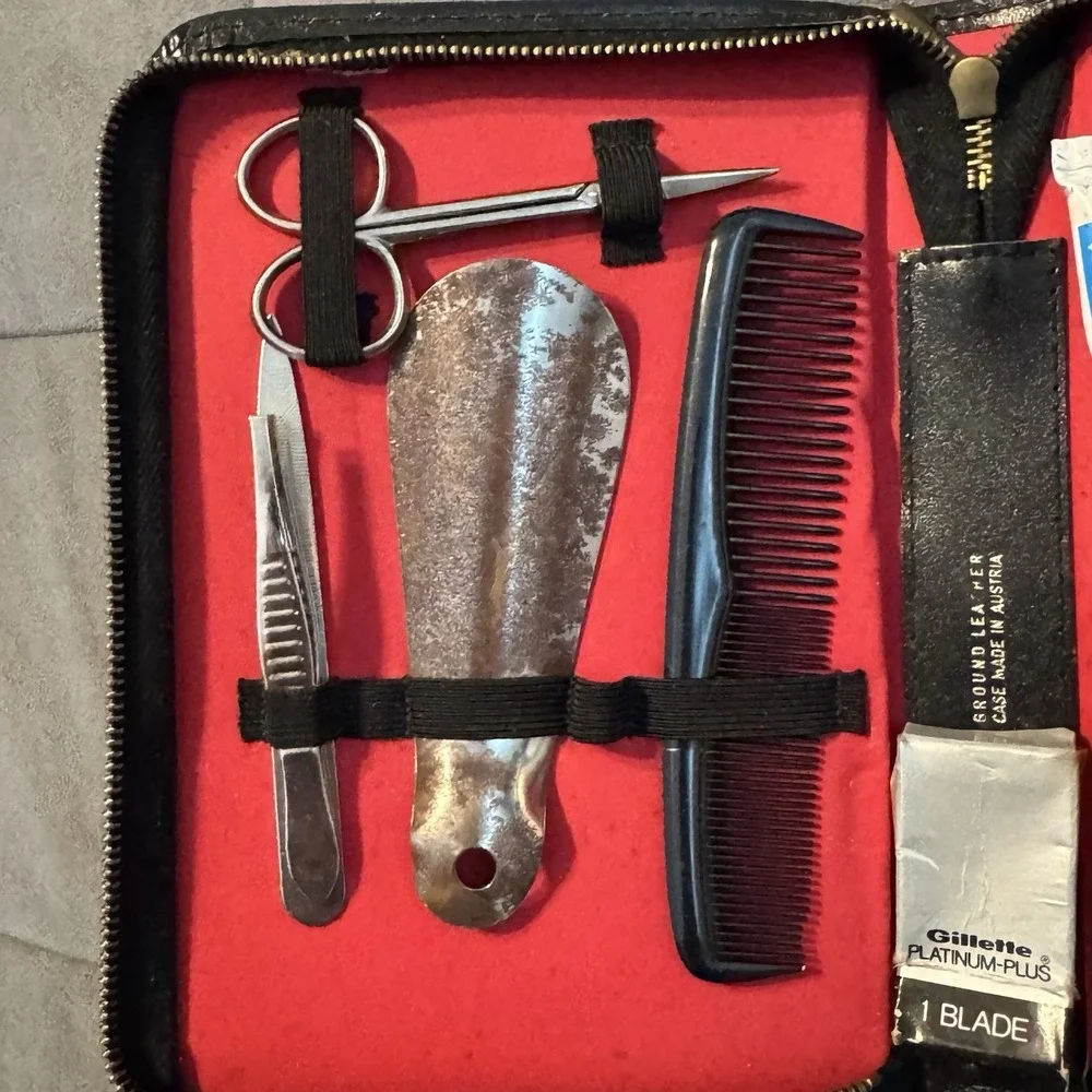 Vintage Dopp‎ Men's Black Leather Travel Grooming Kit Case